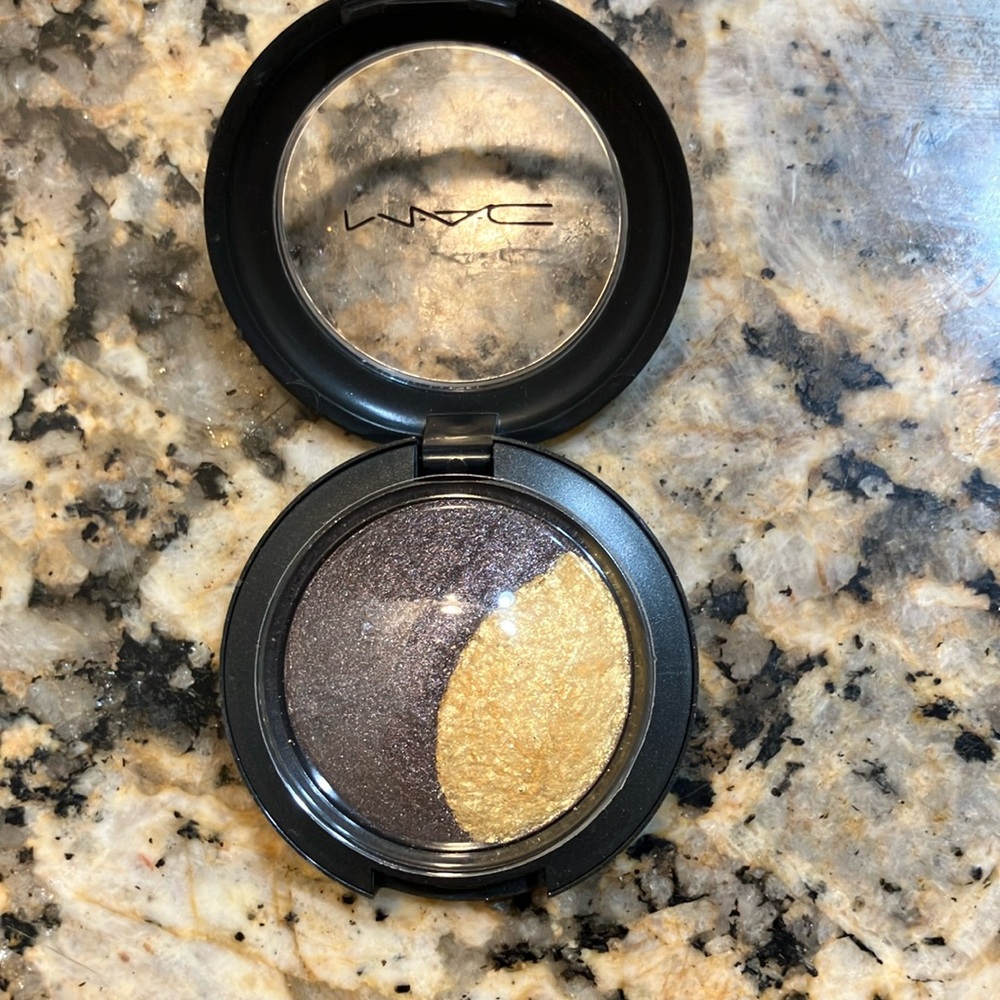 MAC Cosmetics midnight madness eyeshadow